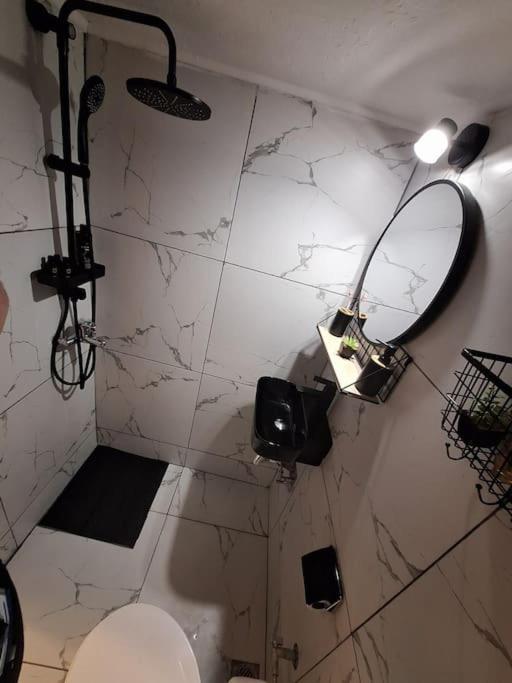 Queen Suites 60M2 Thessaloníki Exteriör bild
